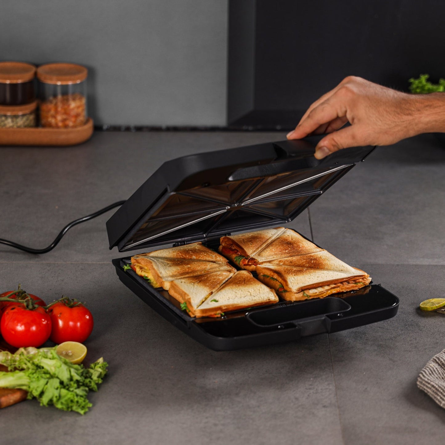 Geepas 4 Slice Sandwich Maker - GST5391