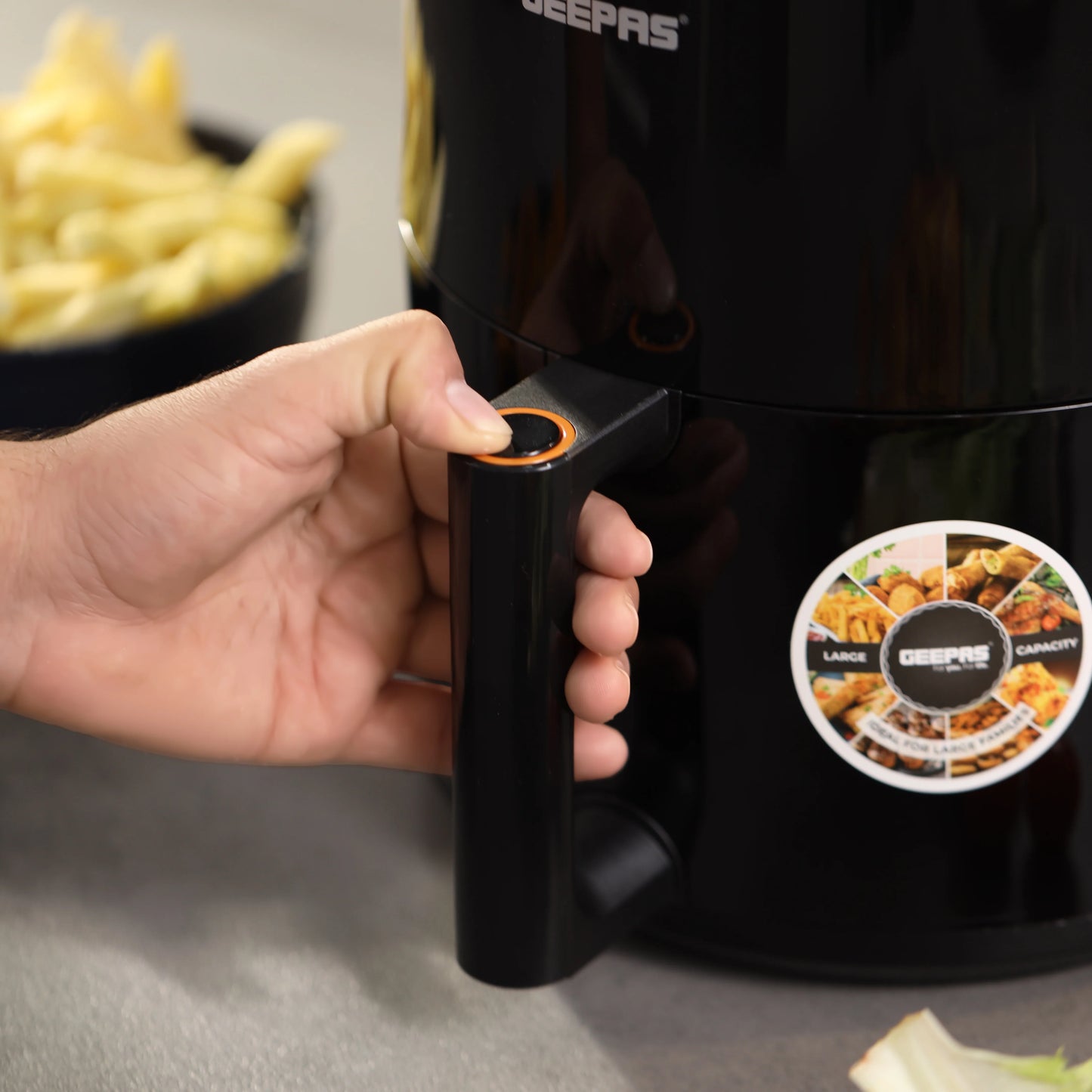 Geepas 4L Digital Airfryer - GAF37501T