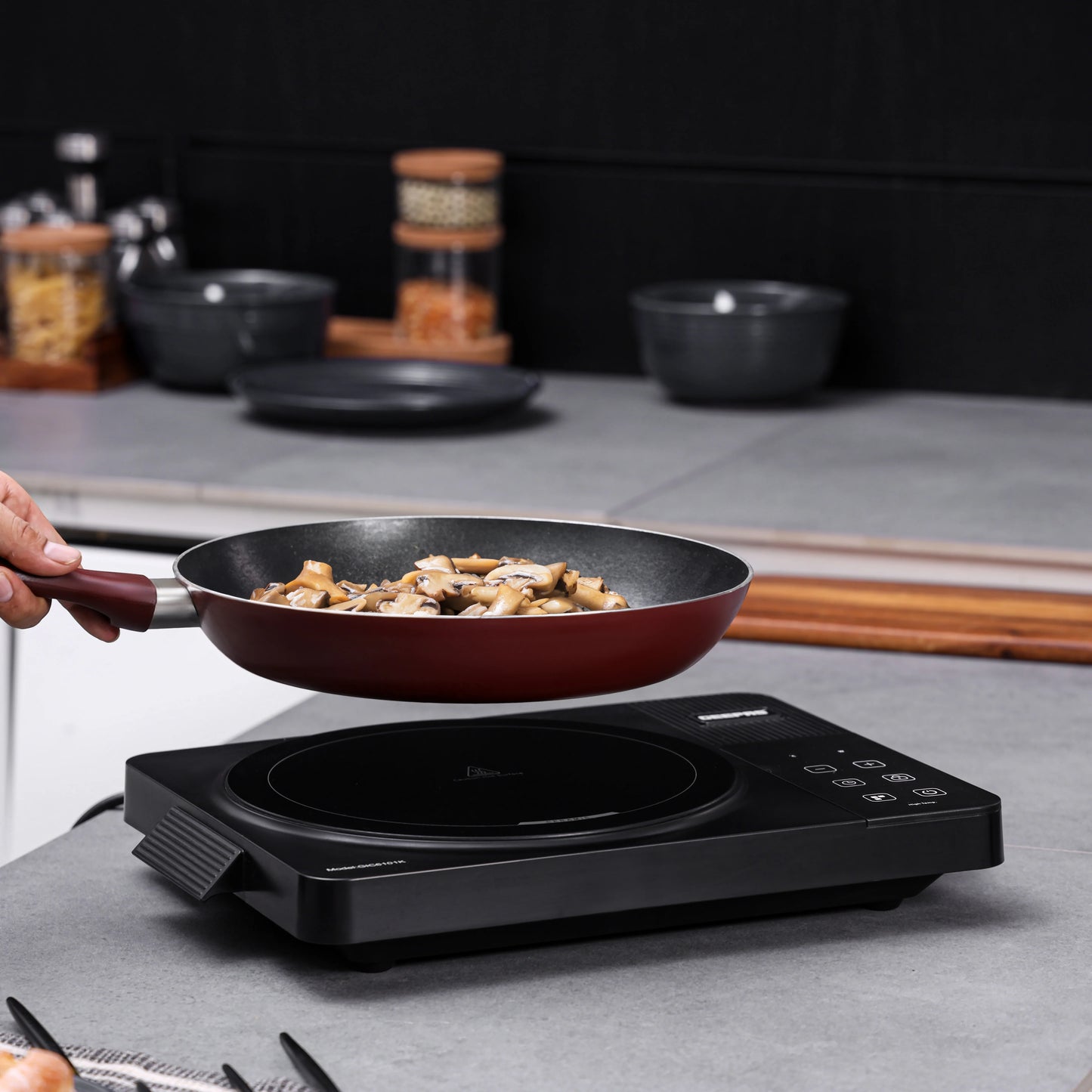 Geepas Digital Infrared Cooker - GIC6101K